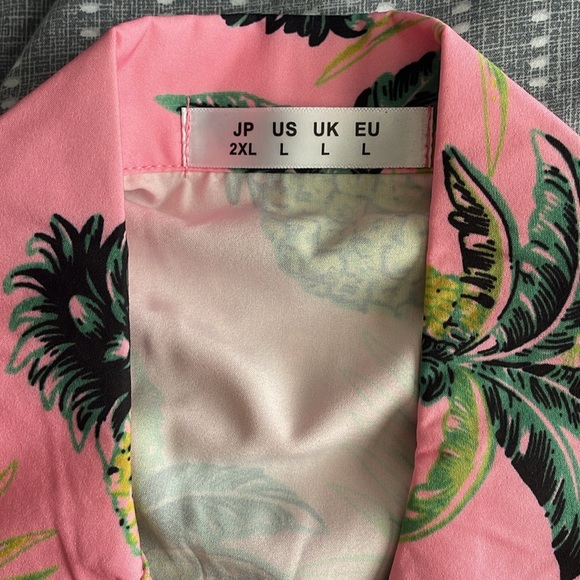 Hawaiian Tropical Button Down Shirt - Picture 3 of 4